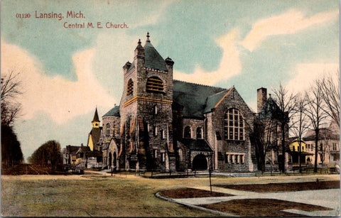 MI, Lansing - Central M E Church and houses postcard - w02672