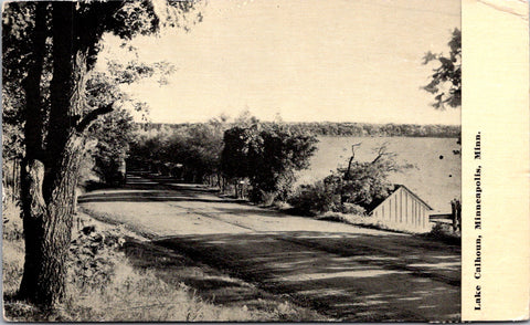 MN, Minneapolis - Lake Calhoun, roadway, building etc - 1913 postcard - C17461