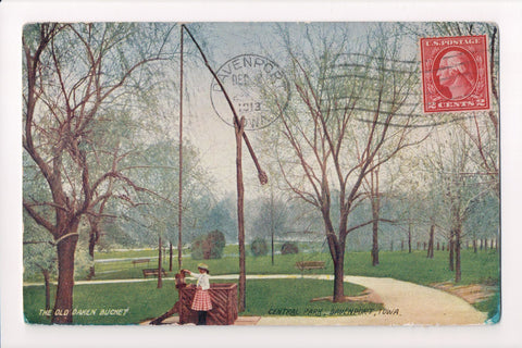 IA, Davenport - Central Park - Old Oaken Bucket Rig, girl - B08230