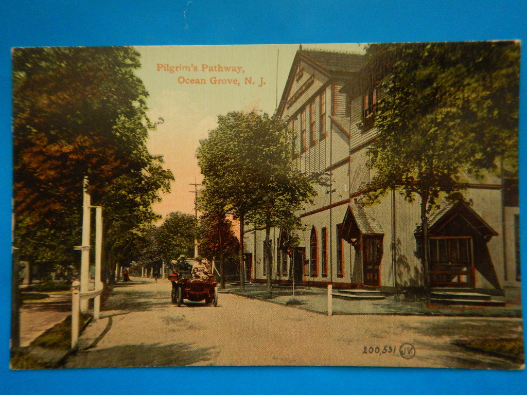 NJ, OCEAN GROVE - Pilgrims Pathway street view with Car - D08163