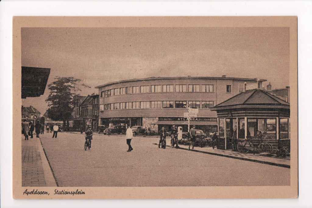 Foreign postcard - APELDOORN - Railroad depot, Hotel Atlanta - w02877
