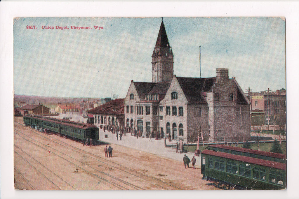WY, Cheyenne - Union Depot - Hotel Becker? - 1920 postcard - C08012