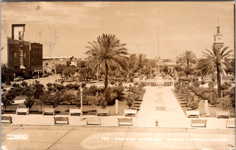 Foreign postcard - NUEVO LAREDO, Mexico - Park Hidalgo RPPC - 2k0340