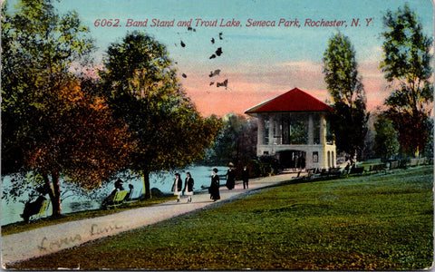 NY, Rochester - Seneca Park band stand, Trout Lake postcard - 2k0501