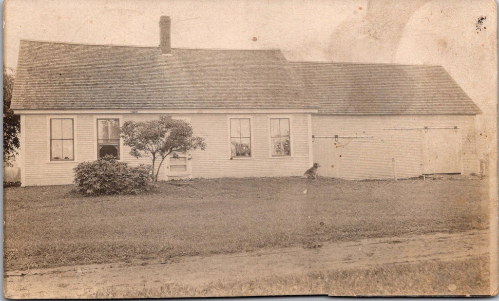 VT, RANDOLPH CENTER - Farmhouse, barn door hangers RPPC postcard - 405146