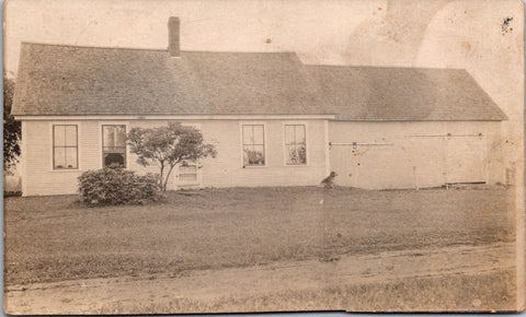 VT, RANDOLPH CENTER - Farmhouse, barn door hangers RPPC postcard - 405146