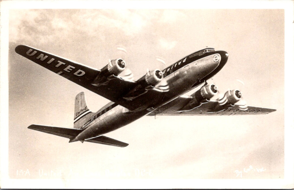 Plane postcard - UNITED Airlines Douglas DC-6 close up RPPC postcard - 500912