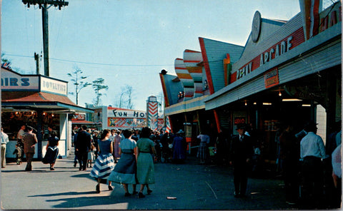 MA, NORTH DARTMOUTH - Penny Arcade and Left in the Dark postcard - 605056
