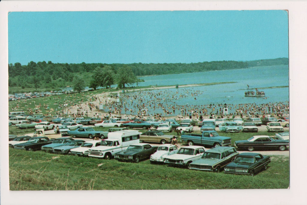 IN, RACCOON LAKE - beach scene, bunch of old cars postcard - 800500