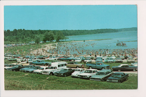 IN, RACCOON LAKE - beach scene, bunch of old cars postcard - 800500