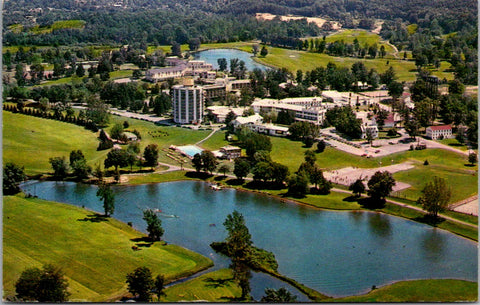 NY, ELLENVILLE - Nevels Country Club - BEV postcard - 800550