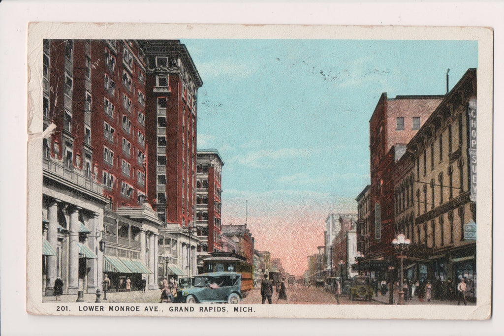 MI, GRAND RAPIDS - Monroe Ave, lower - street scene - A07360
