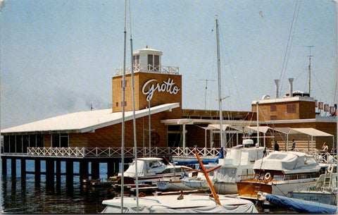 CA, OAKLAND - Grotto Restaurant in Jack London square postcard - A17277