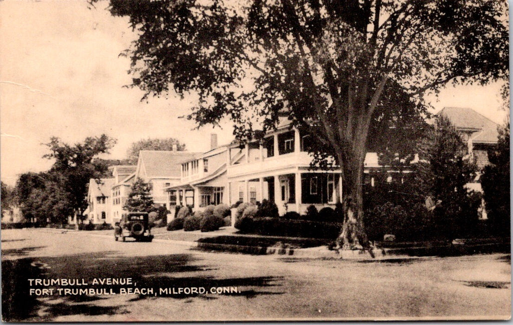 CT, MILFORD - Trumbull Ave, Fort Trumbull Beach - vintage postcard - A19148-1