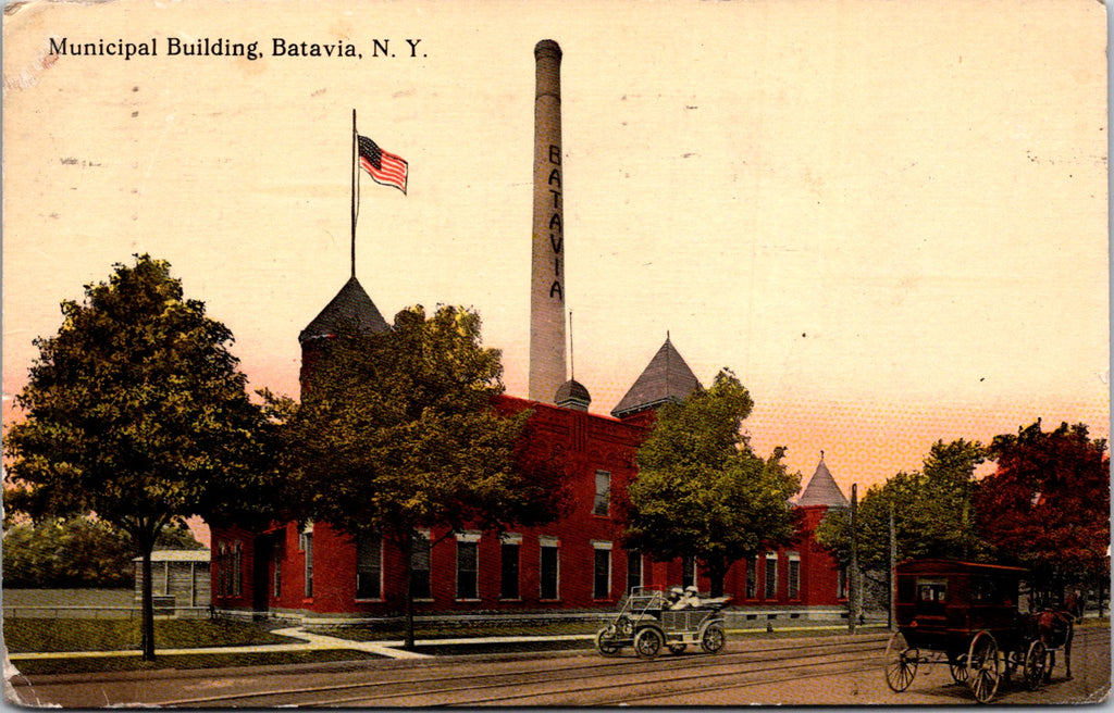 NY, BATAVIA - Municipal Building, car and Hearst? wagon postcard - A19434