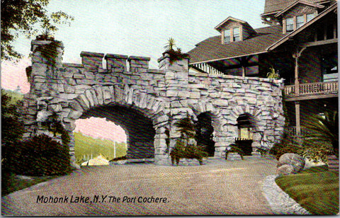 NY, Mohonk Lake - Port Cochere closeup entrance and house postcard - A19441