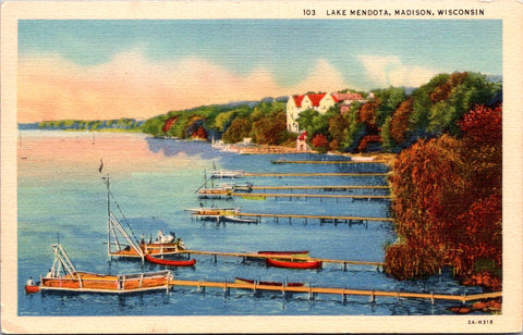 WI, MADISON - Lake Mendota - shore line view - E A Bishop postcard - B04183