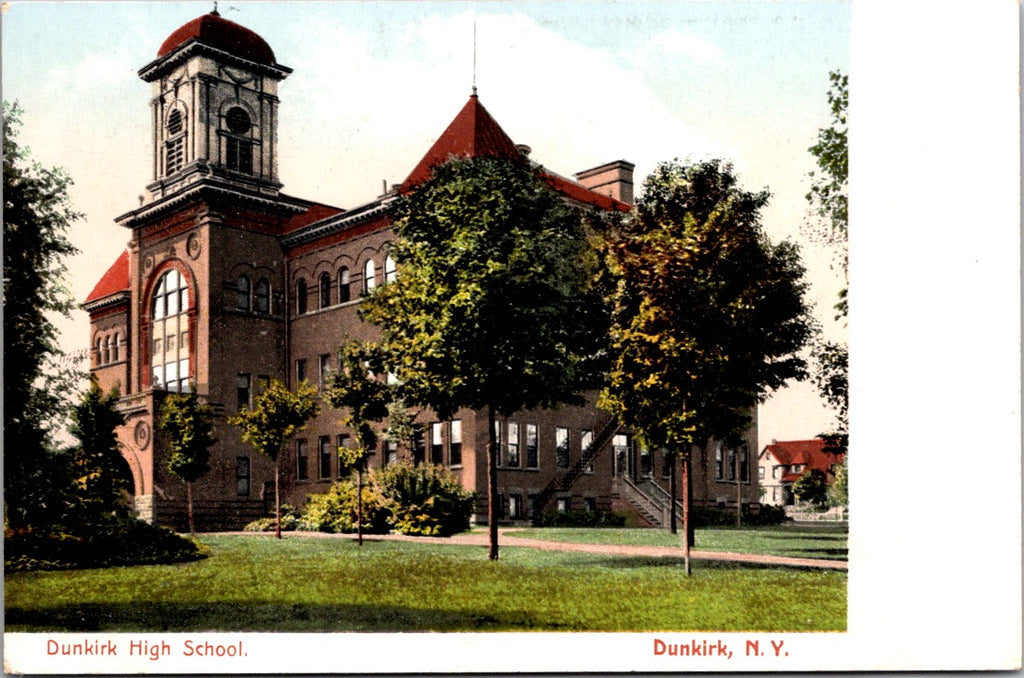NY, DUNKIRK - High School Closeup postcard - B06354