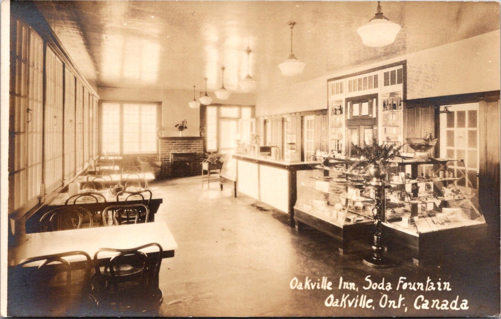 Canada - OAKVILLE, ON - Oakville Inn Soda Fountain interior RPPC - B11130