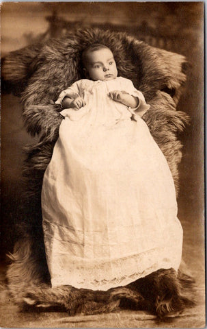 People - Child - possible Post Mortem image of baby RPPC - B17225
