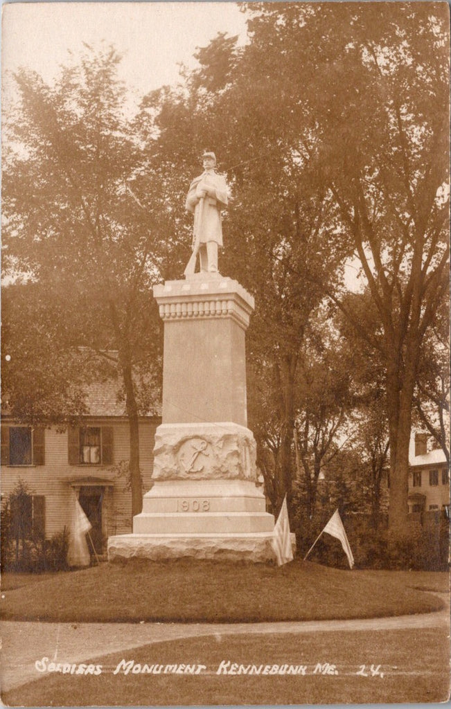 ME, KENNEBUNK - Soldiers monument closeup RPPC postcard - BP0057
