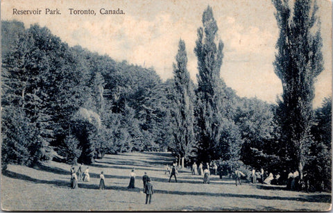 Canada - TORONTO, ON - Reservoir Park, people postcard - C06274