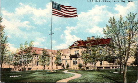 WI, GREEN BAY - I O O F Home, US flag on pole postcard - C08122