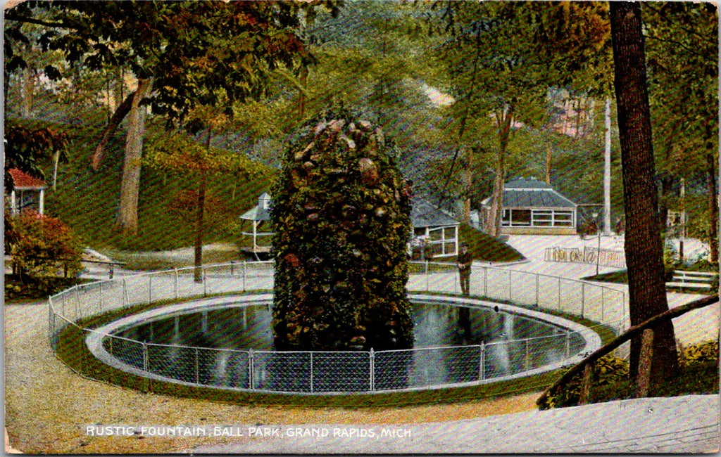 MI, GRAND RAPIDS - Rustic Fountain, Ball Park - 1909 postcard - C08275