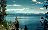 WY, YELLOWSTONE - Yellowstone Lake, Yellowstone Park postcard - C08701