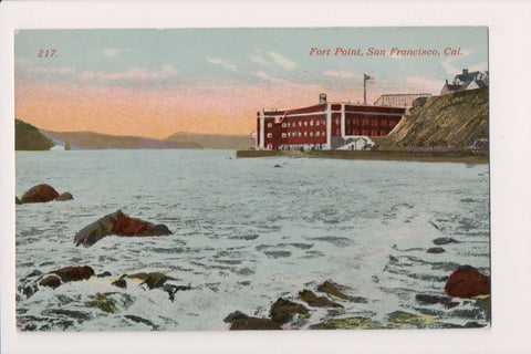 CA, San Francisco - Fort Point buildings and water postcard - CP0074