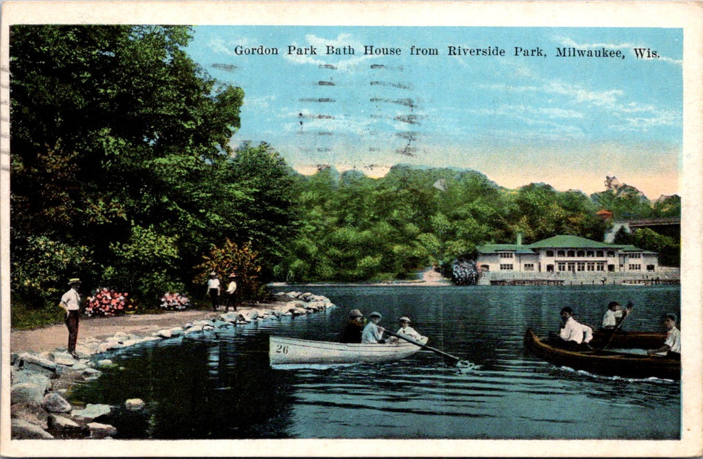 WI, MILWAUKEE - Gordon Park Bath House, from Riverside Park postcard - CP0334