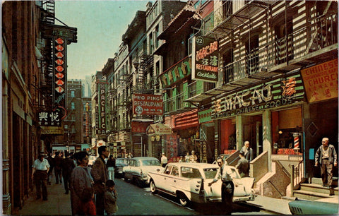 NY, NEW YORK CITY - Chinatown, barber pole, signs etc postcard - CP0372