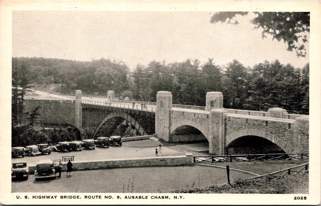 NY, AUSABLE CHASM - Route No 9, US Highway Bridge vintage postcard - CR0016