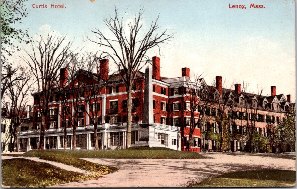 MA, LENOX - Curtis Hotel postcard - D05332