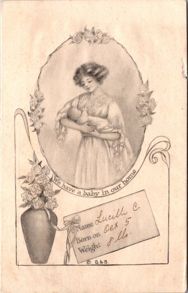 People - Female postcard - Pretty Woman holding baby - D05396