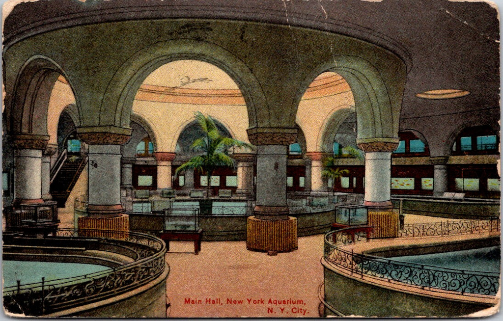 NY, NEW YORK CITY - NY Aquarium, Main Hall with water vintage postcard - D07090