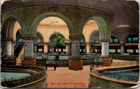 NY, NEW YORK CITY - NY Aquarium, Main Hall with water vintage postcard - D07090