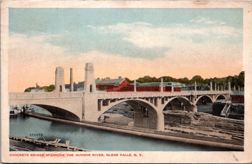 NY, GLENS FALLS - Concrete bridge over Hudson, from side postcard - D17246