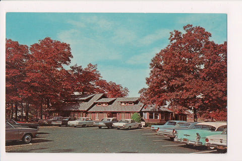 NY, PORT JEFFERSON STATION - Wagon Wheel (Bill Jacobs) postcard - DG0093