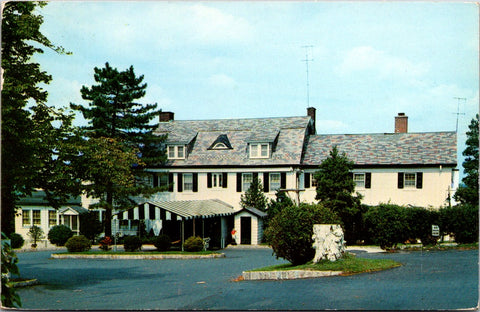 NJ, WEST ORANGE - Mayfair Farms, Direction of Martin L Horn - 1955 postcard - DG