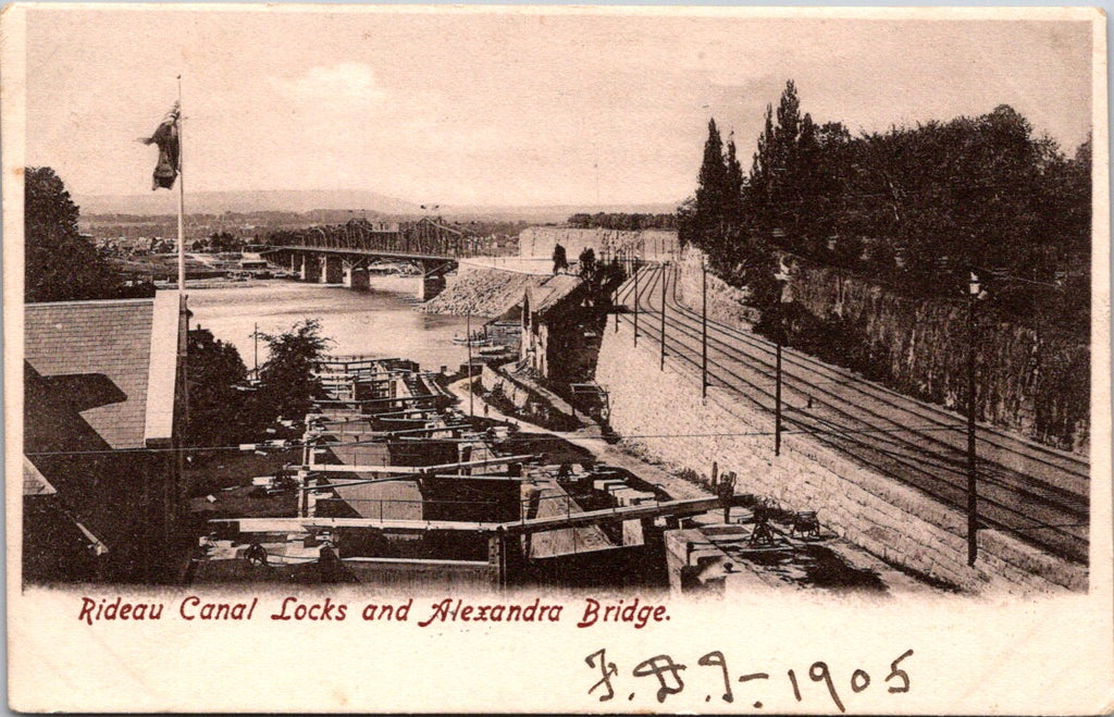 Canada - OTTAWA, ON & GATINEAU, Que - Rideau Canal Locks, Bridge - E05163