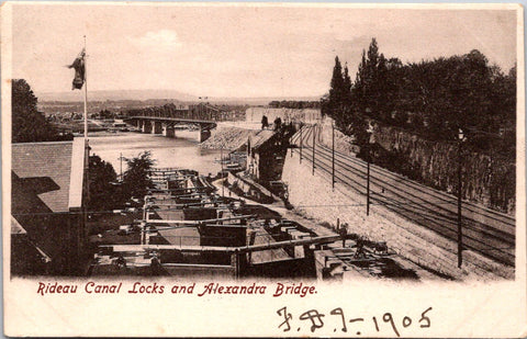 Canada - OTTAWA, ON & GATINEAU, Que - Rideau Canal Locks, Bridge - E05163