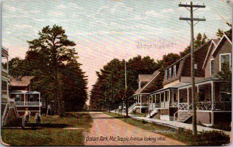 ME, OCEAN PARK - Temple Ave looking West, man & woman postcard - E10593