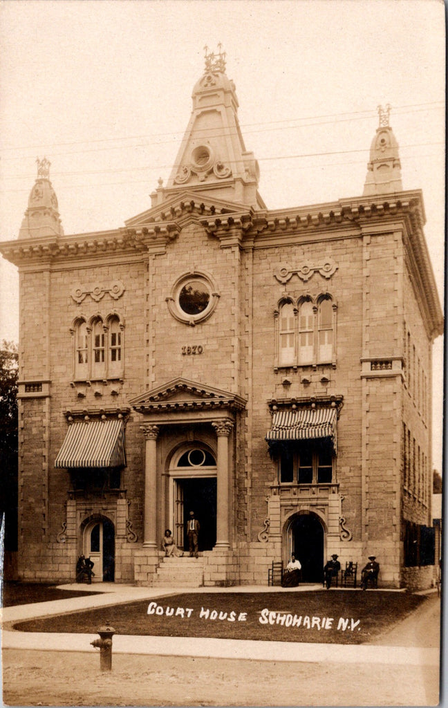 NY, Schoharie - Court House with people out front - RPPC postcard - E23023