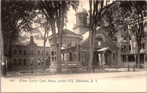 NY, JOHNSTOWN  - Fulton County Court House, gazebo/band stand postcard - E23049