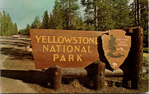 WY, YELLOWSTONE - National Park sign postcard - E23074