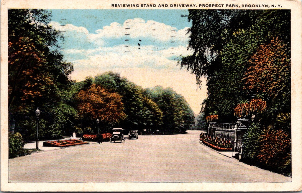 NY, BROOKLYN - Prospect Park reviewing stand, driveway postcard - E23433