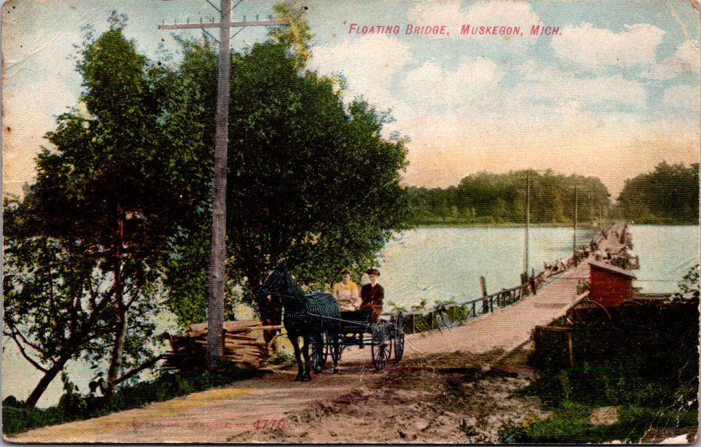 MI, MUSKEGON - Floating bridge, horse and wagon postcard - E23580