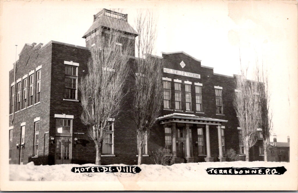 Canada - TERREBONNE, QC - Hotel de Ville close up  RPPC - F11008