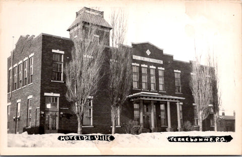 Canada - TERREBONNE, QC - Hotel de Ville close up  RPPC - F11008